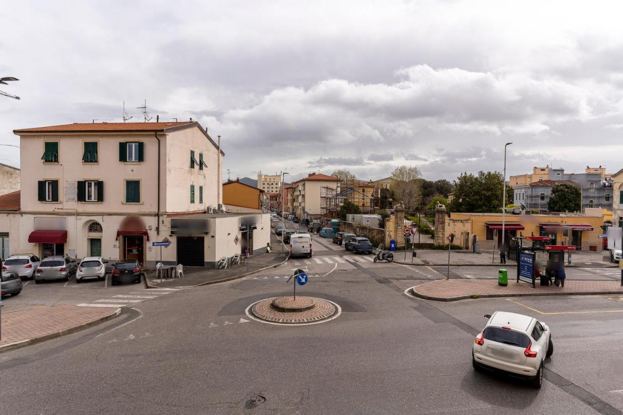 Piazza Sforzini Cozy Apartment Near The Sea! Livorno Kültér fotó